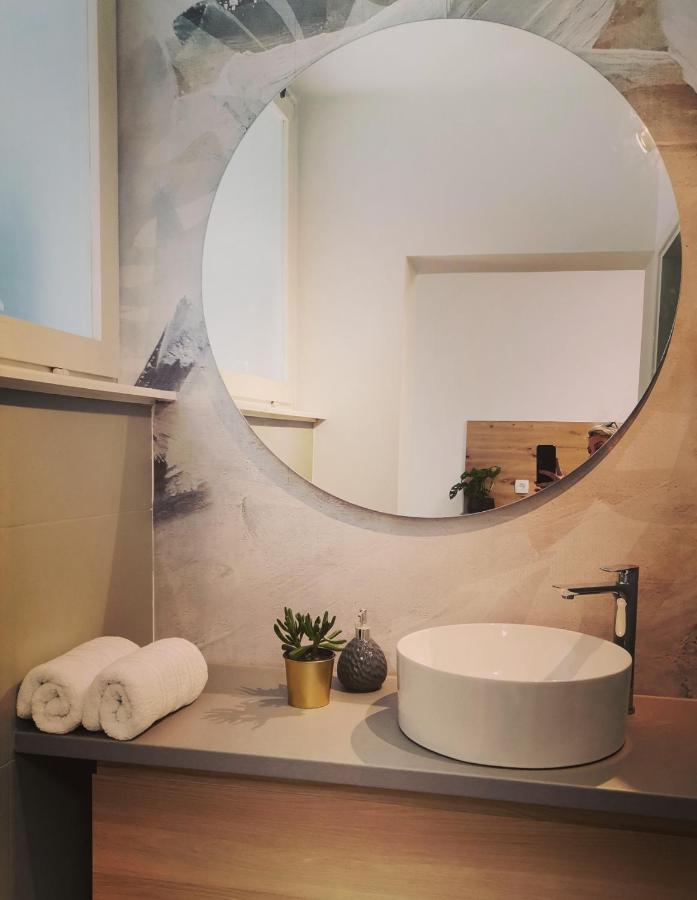 Studio Apartment Monvi พูลา ภายนอก รูปภาพ