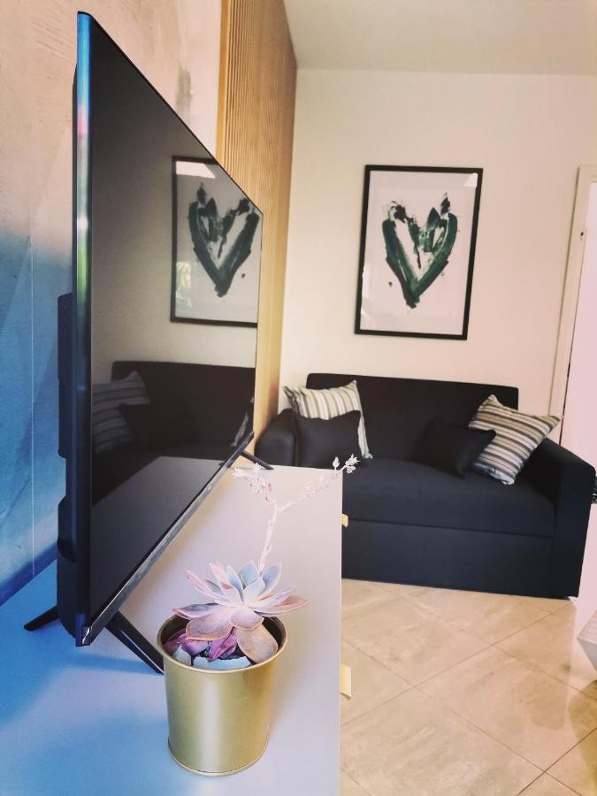Studio Apartment Monvi พูลา ภายนอก รูปภาพ