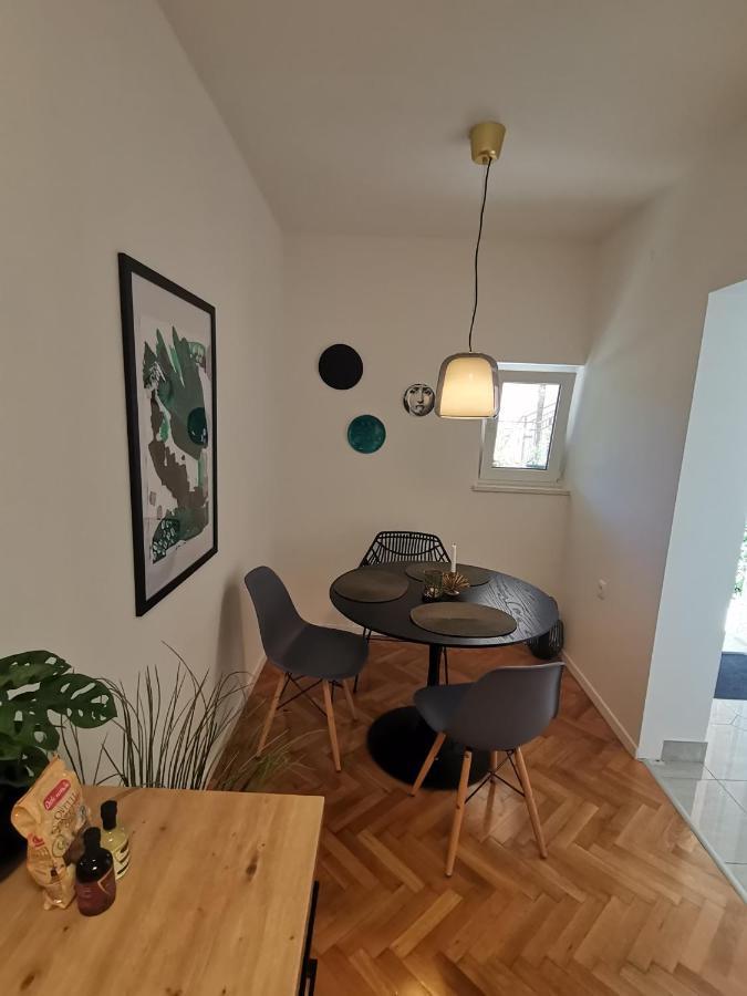 Studio Apartment Monvi พูลา ภายนอก รูปภาพ