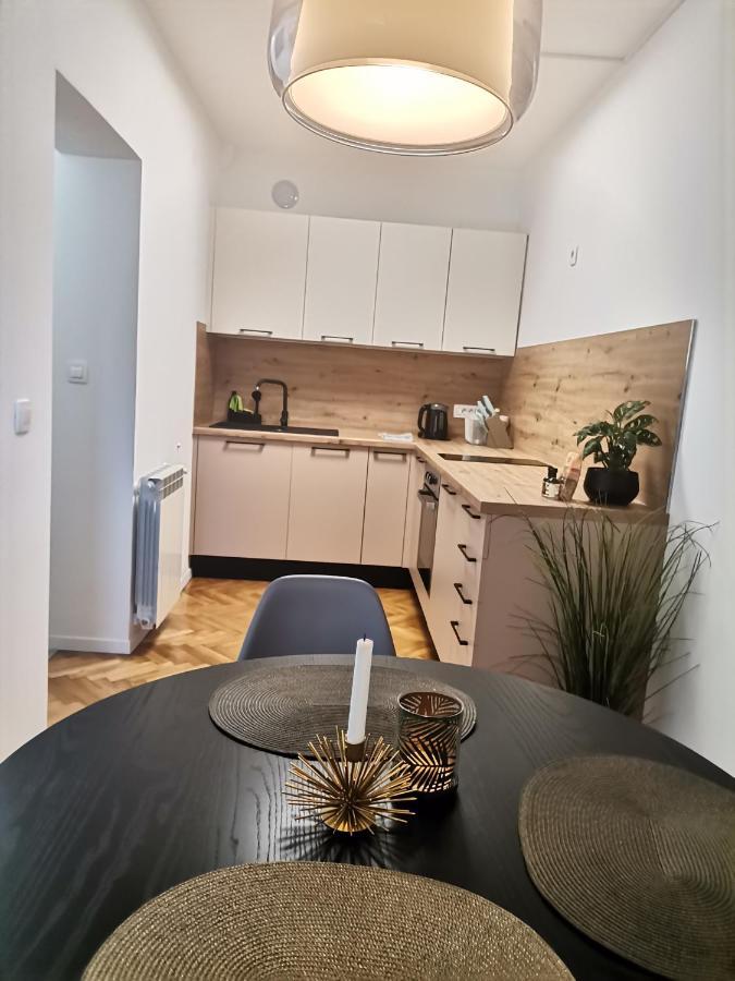 Studio Apartment Monvi พูลา ภายนอก รูปภาพ