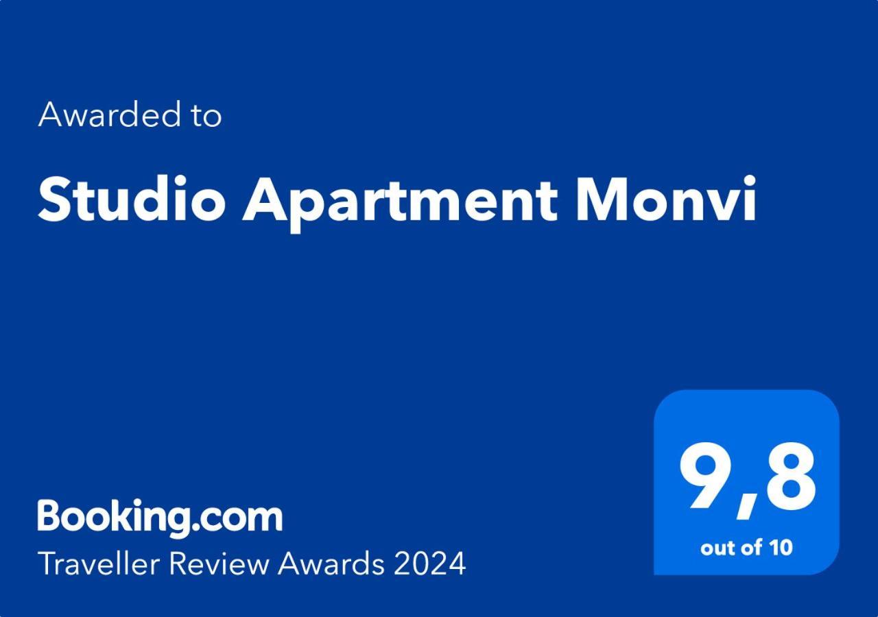 Studio Apartment Monvi พูลา ภายนอก รูปภาพ